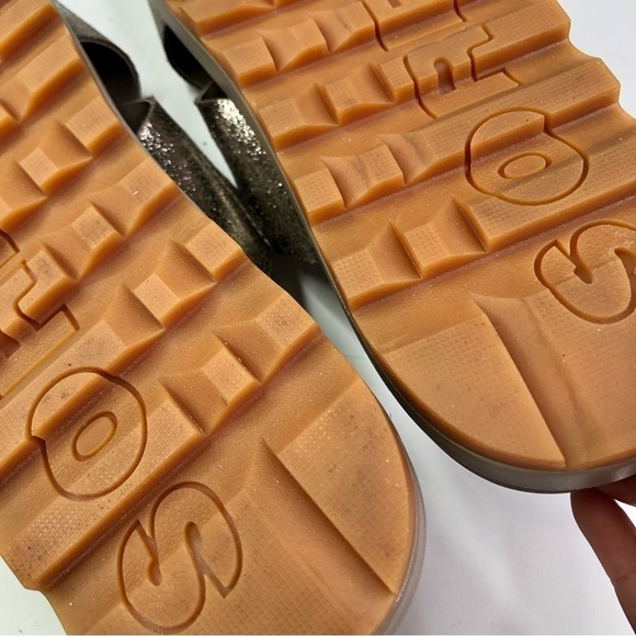 Sorel Roaming criss cross slides sandals crackle metallic silver like new 10 - Picture 9 of 10